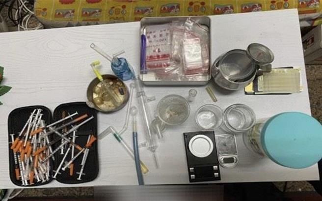 台灣新聞通訊社-毒品通緝犯躲民宅調製喪屍煙彈 判10年卻逃亡5年遭活逮