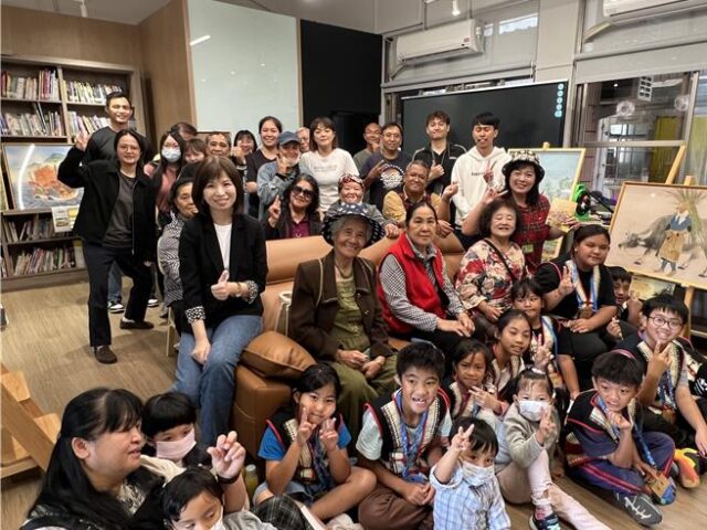 台灣新聞通訊社-桃源寶山國小連續兩年「一人畢典」全村總動員傳承祝福