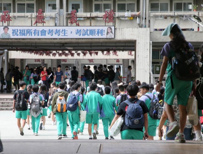 台灣新聞通訊社-國中會考屏東17人勇奪5A＋＋ 寫作6級分高達33人