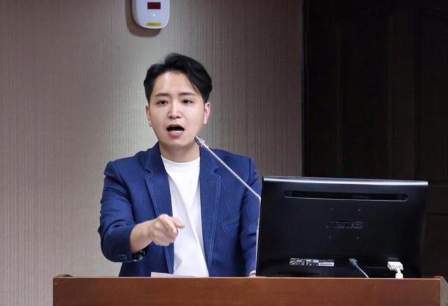 台灣新聞通訊社-綠控不審預算翻車？羅廷瑋秀截圖反擊 伍麗華私下「這4字」道歉