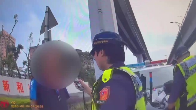 台灣新聞通訊社-10分鐘逮2酒駕！大貨車司機酒測值爆表 新店警：移動未爆彈