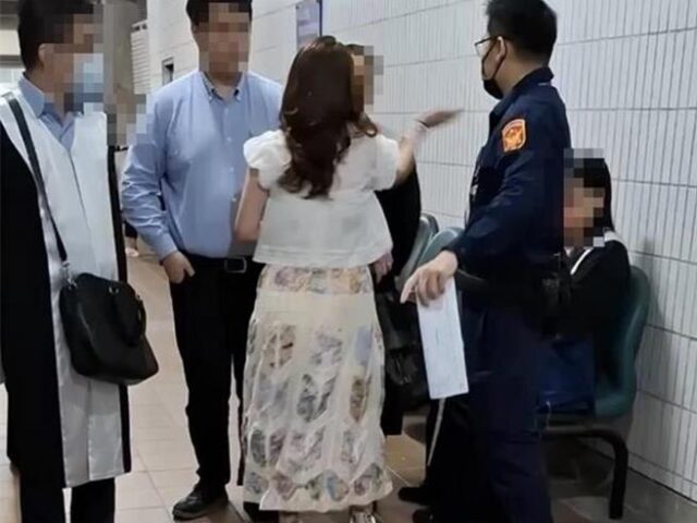 台灣新聞通訊社-台中女掌摑律師不認罪！暴走叫囂戰4法警  辯護人攔不住緊急休庭