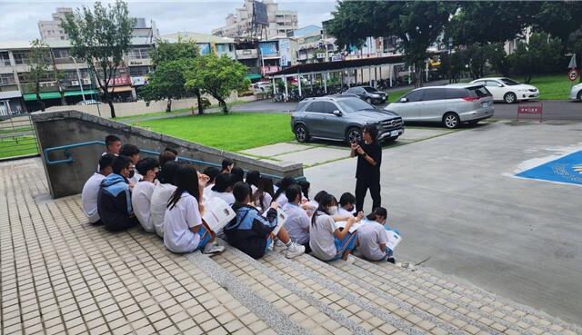台灣新聞通訊社-屏東大同高中配電故障停電波及周邊1085戶 部分學生至戶外上課