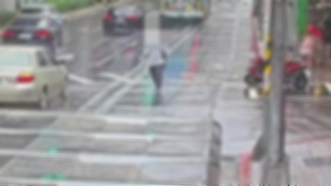 台灣新聞通訊社-內湖男路口徘徊穿梭車陣 民眾嚇壞急報案