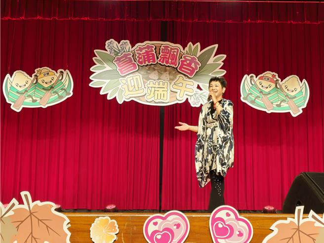 台灣新聞通訊社-蔡衍明基金會公益演唱會高雄榮家登場 500長輩搖擺慶端午