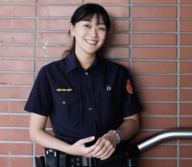 台灣新聞通訊社-正妹女警辭職參選 高雄里長選戰添新血
