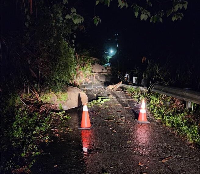 台灣新聞通訊社-豪雨害巨石滾落！台中「巨人之手」聯外道路一度全阻斷