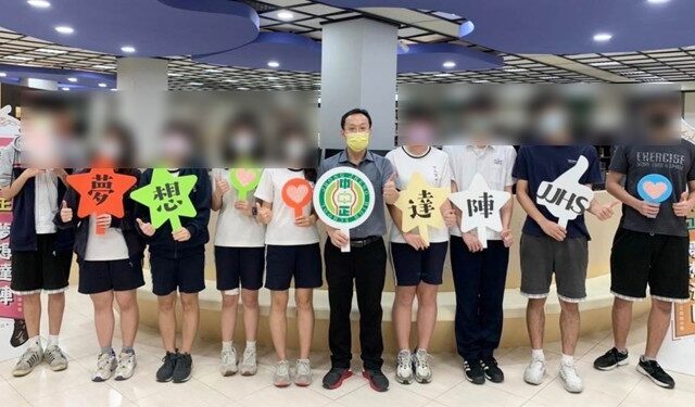 台灣新聞通訊社-高雄57歲高中校長倒臥校長室內！ 保全開門送醫仍不治