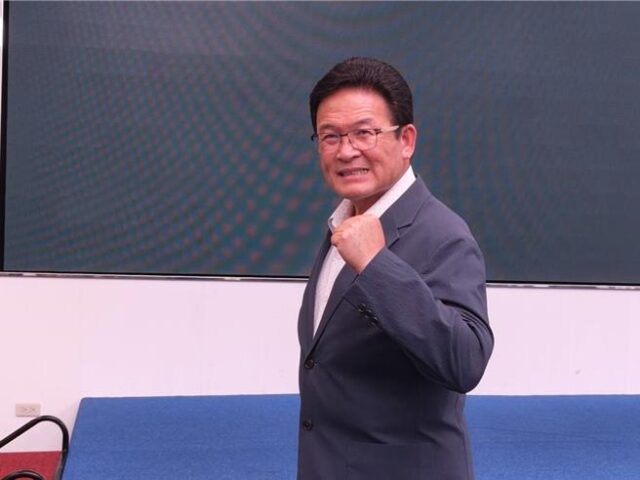 台灣新聞通訊社-邱建富退黨選彰化縣長推政見 自估可拿下25萬票贏得勝選