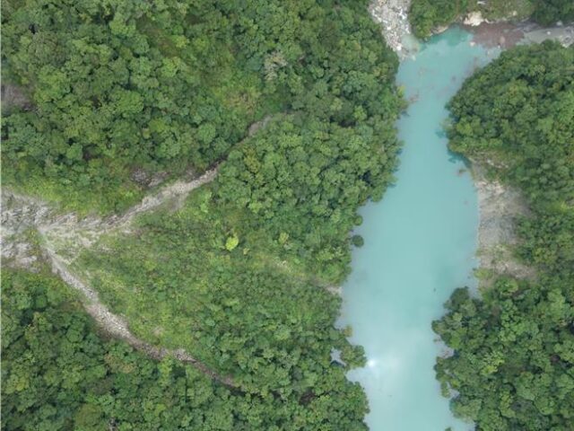 台灣新聞通訊社-萬里溪堰塞湖恐提前潰決！蓄水量達200萬噸