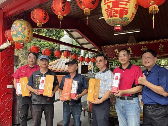 台灣新聞通訊社-泡麵土地公超狂！香火旺到回饋鄉里 助學拓路都靠他