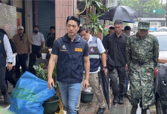 台灣新聞通訊社-內湖暴雨破百毫米被質疑水溝未清 蔣萬安：已超排水容受力
