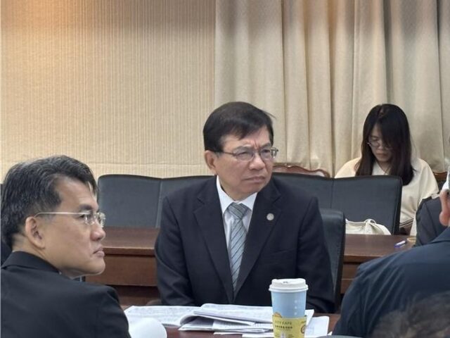 台灣新聞通訊社-傳借3000億補台電資金缺口 王國材：定存八大行庫投資非借錢