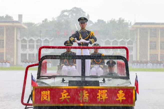 台灣新聞通訊社-陸軍官校102週年校慶 司令呂坤修：你們才是陸軍的未來