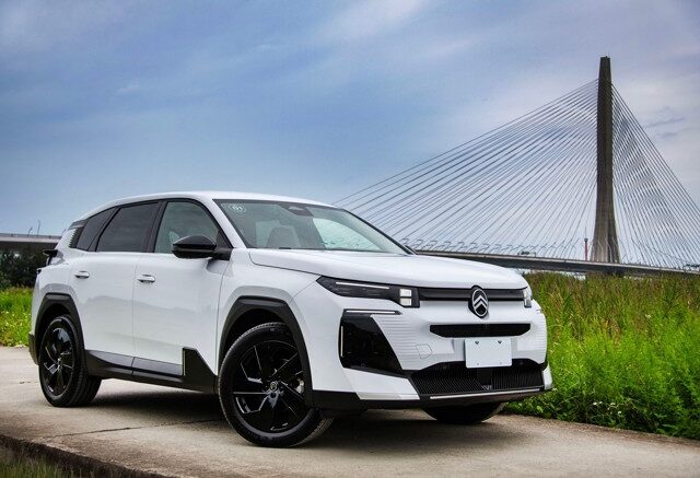 台灣新聞通訊社-Citroen C5 Aircross與Peugeot 3008 HYBRID 文青與型男 你愛哪一味？