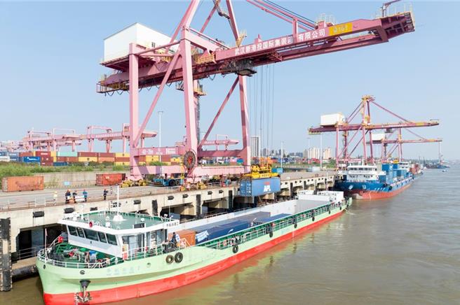 台灣新聞通訊社-地緣風險推升運價「一艙難求」 義烏採購商提前備貨