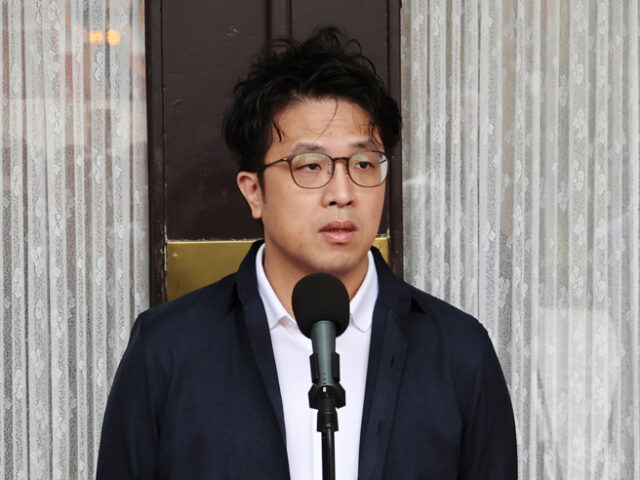 台灣新聞通訊社-曝「比較」效應   看沈伯洋內湖勘災發文陳鳳馨揭真實困境
