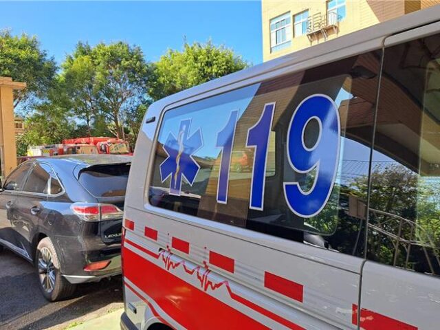 台灣新聞通訊社-15人團蝴蝶谷遇落石！傳前交通部長蔡堆在現場 警消尚未證實