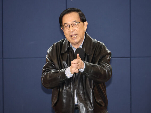台灣新聞通訊社-阿扁宣布Threads帳號恢復  哀嘆「尬電」：粉絲掉1千人