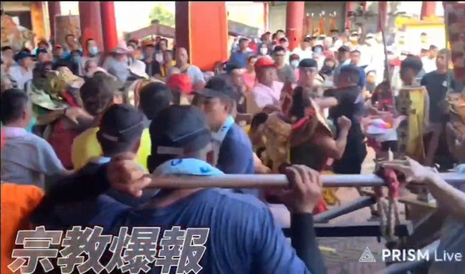 台灣新聞通訊社-南鯤鯓代天府爆「肢體衝突」 大亂鬥影片瘋傳引熱議