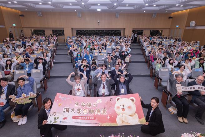 台灣新聞通訊社-家人曾被通知見最後一面 前空官生等到肺臟移植 奇蹟重生