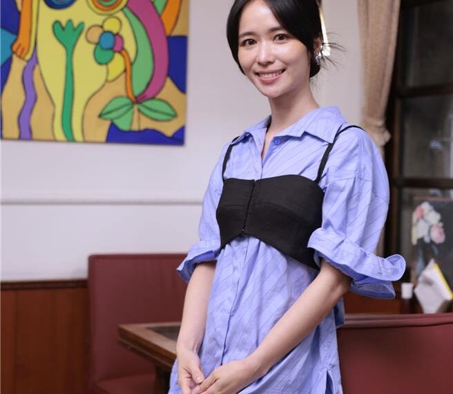 台灣新聞通訊社-獨家》陳明珠闖演藝圈16年「先勇敢再完美」 爸拿AI嬰兒片催進度