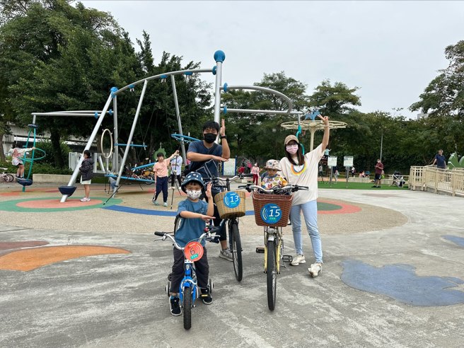 台灣新聞通訊社-侯友宜「一封信」藏玄機！新北世界自行車日 騎出減碳新生活