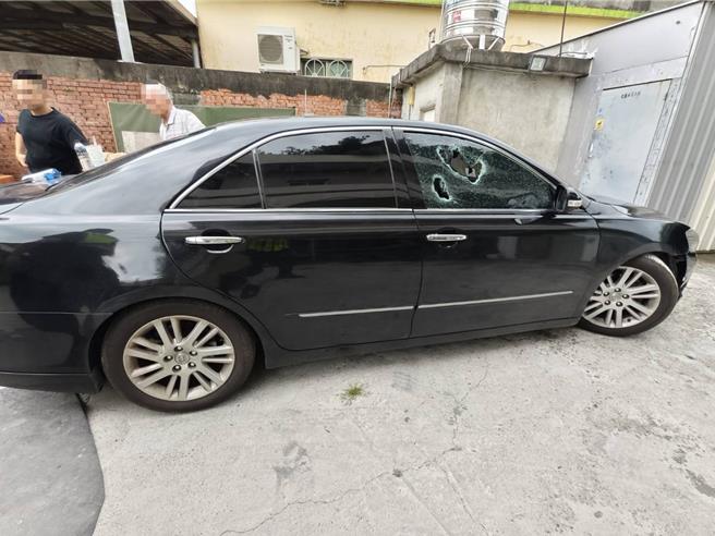 台灣新聞通訊社-開車拒捕輾警所長雙腳害骨折 男子毒品快篩呈陽性反應
