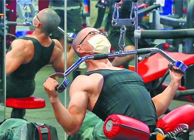 台灣新聞通訊社-健身課能退費、轉讓？沒簽約都別信 消保官揭自保2步驟