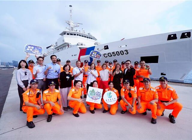 台灣新聞通訊社-英代表受邀首登海巡艦艇體驗端節文化  以糯米比喻雙方關係緊密