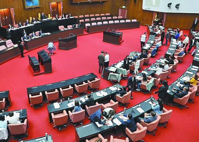 台灣新聞通訊社-晚安快評》交通罰款成地方政府小金庫？（何豪毅）