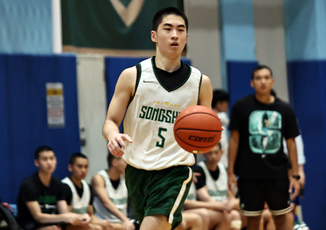 台灣新聞通訊社-U19籃球聯盟》全場只進1記三分 松山仍復仇錦和摘冠