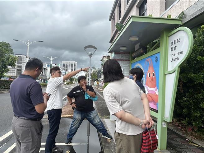 台灣新聞通訊社-慈鳳宮拚觀光出奇招!爭取媽祖造型公車亭落腳「耶穌站」