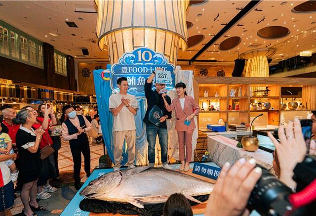 台灣新聞通訊社-30天免費吃到飽！大直Buffet黑鮪魚現切 幸運兒月省4.6萬餐費