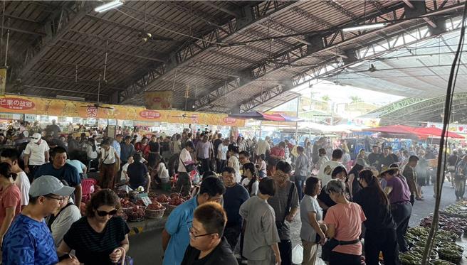台灣新聞通訊社-想買要再等等!台南芒果預估價跌半 買便宜好貨時間曝