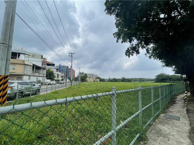 台灣新聞通訊社-平鎮精華公有地長期閒置 議員建議採短期活化開放