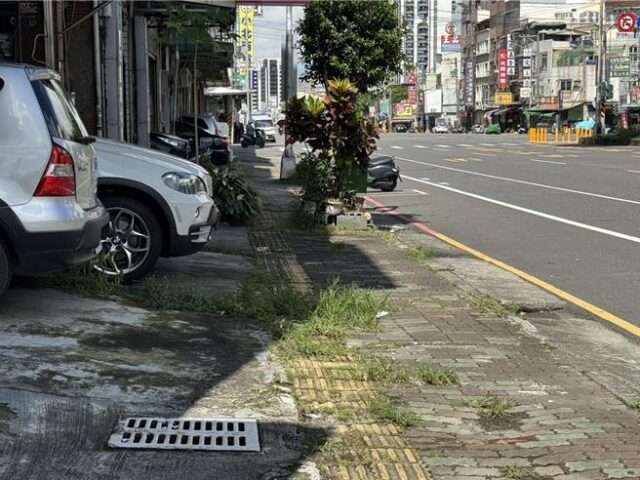 台灣新聞通訊社-4900萬翻修鳳山1.5公里人行道 行人不再步步驚心