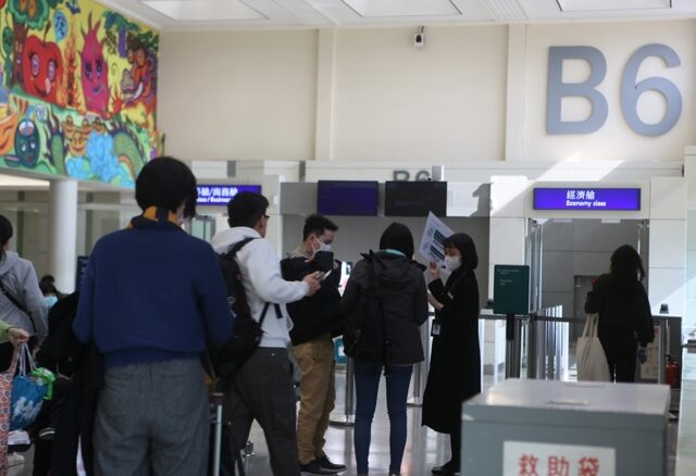 台灣新聞通訊社-他流鼻血登機遭擋！怒吼空服員「不能拒絕我」 真相曝光大票傻眼