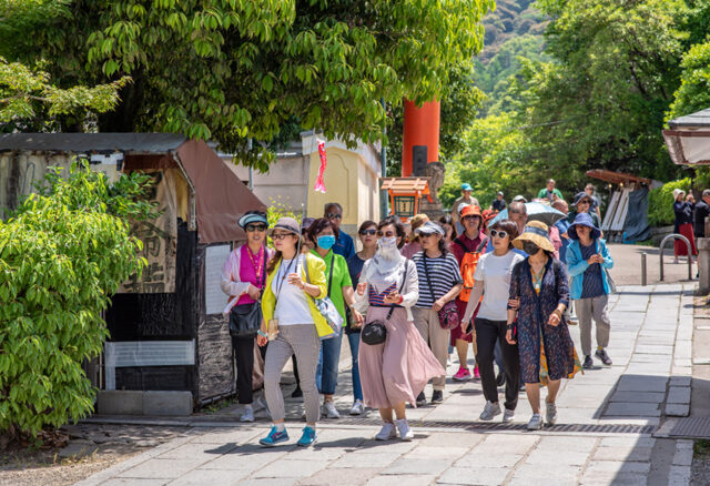台灣新聞通訊社-15人組團「大陸10日遊」開價1.3萬 旅行社愣：怎麼算的