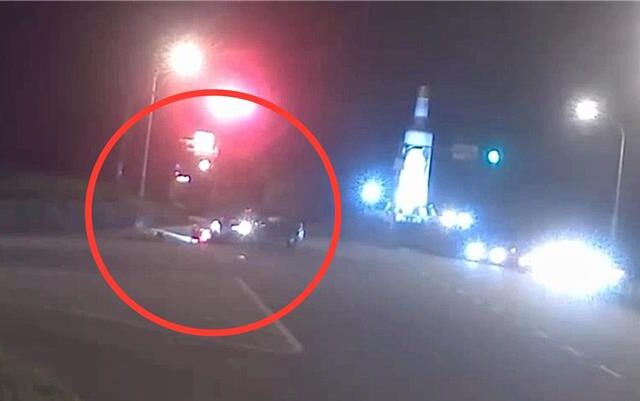 台灣新聞通訊社-金門轎車與機車碰撞    騎士噴飛骨折送醫