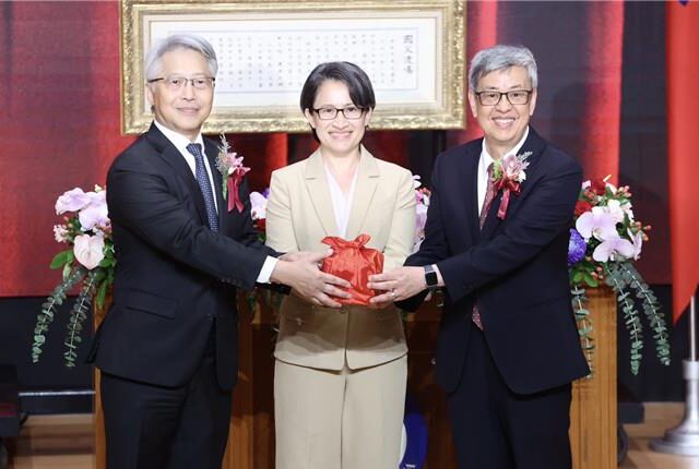 台灣新聞通訊社-分析》從閣揆到院長 最後一個公職淪空話？陳建仁誠信與肥貓爭議再浮檯面