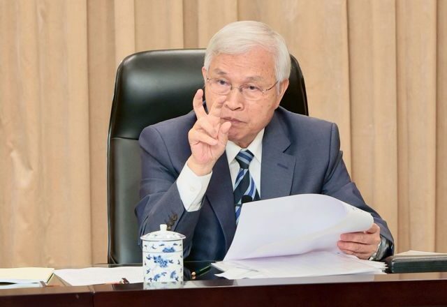 台灣新聞通訊社-「就到這裡」白高興了？楊金龍：央行房市管制態度沒變