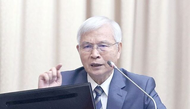 台灣新聞通訊社-楊金龍還原「就到這裡」原意！曝2理事主張升息  原因是通膨