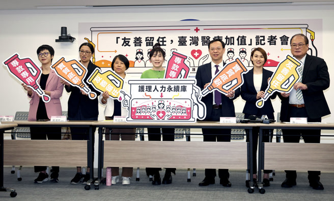 台灣新聞通訊社-石崇良同台陳麗琴闢謠「我們感情好得超出想像」 三班護病比時程曝