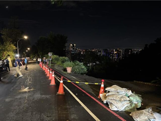 台灣新聞通訊社-新店道路崩塌無人傷亡　另一處也傳坍塌