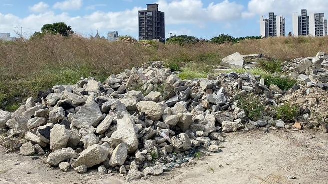 台灣新聞通訊社-高雄拒收外縣市土石方 何景榮提美濃大峽谷砲轟陳其邁