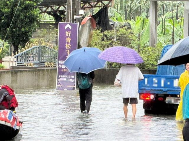 台灣新聞通訊社-豪雨重創屏東「淹水30公分沒補助」 議員轟門檻僵化