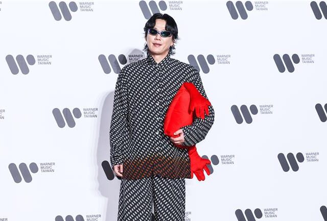 台灣新聞通訊社-金曲37》蕭煌奇狂掃2獎創紀錄！25萬獎金送老婆 甜曝「娶妻後很順」