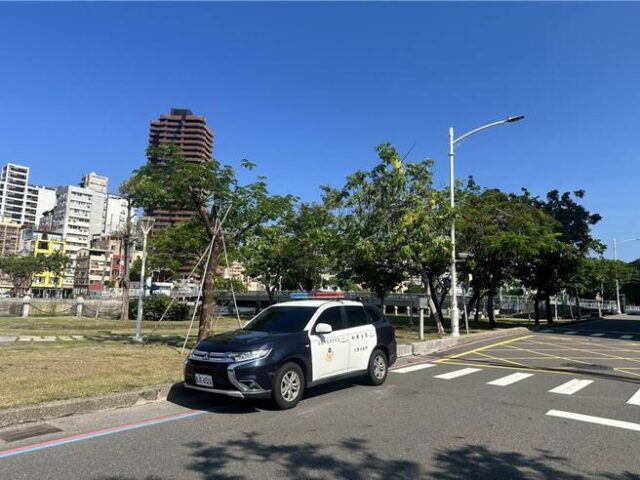 台灣新聞通訊社-高雄愛河龍舟賽賽前意外 男子不明原因落水搶救不治