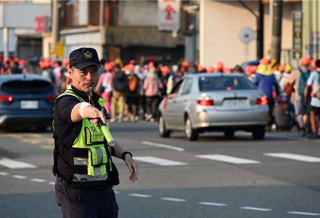 台灣新聞通訊社-端午3天連假  苗栗縣警局教你如何避開塞車地雷